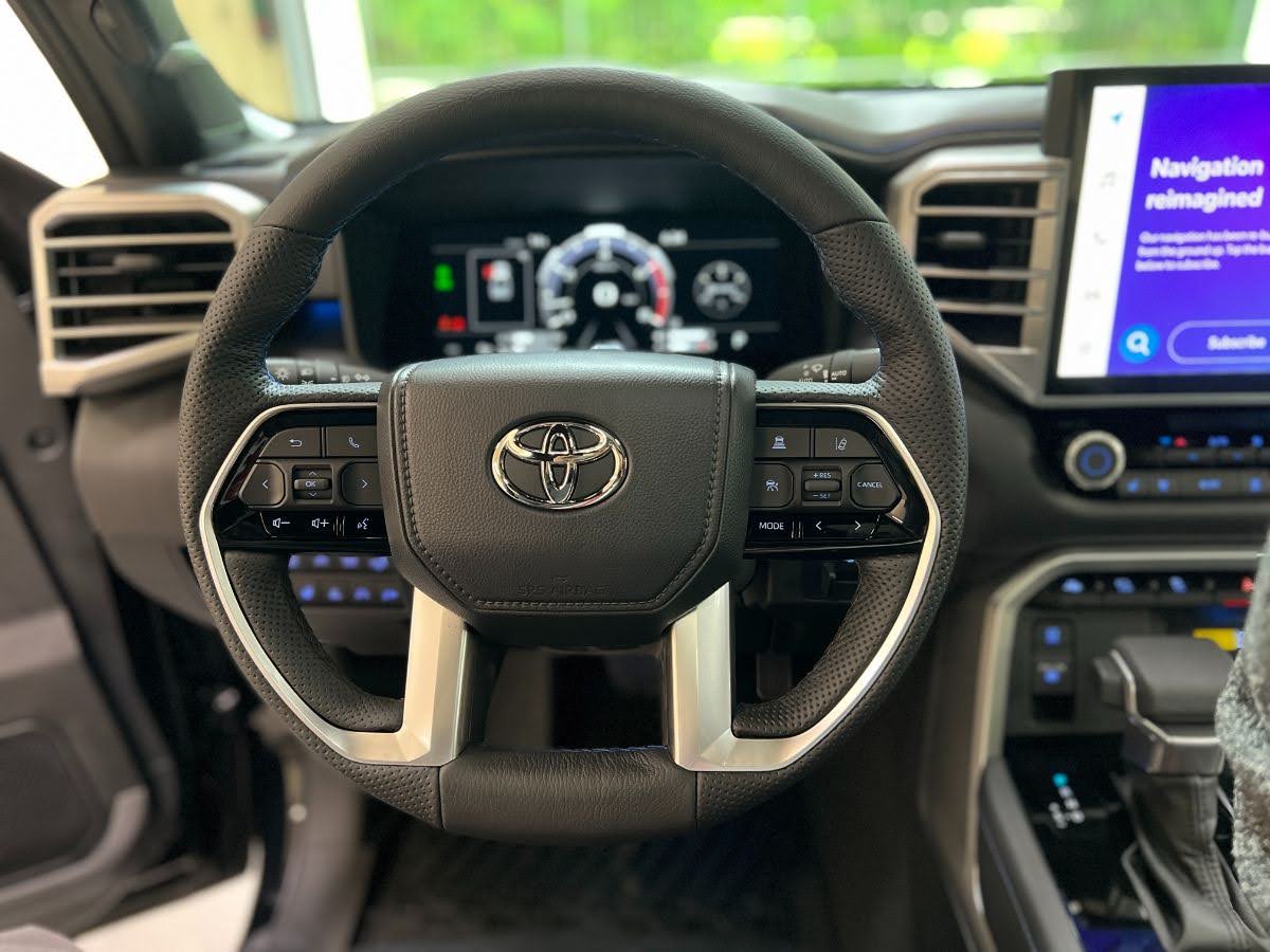 2022 Tundra Platinum Photo Gallery in Black 7 2022 Tundra Platinum Photo Gallery in Black 7